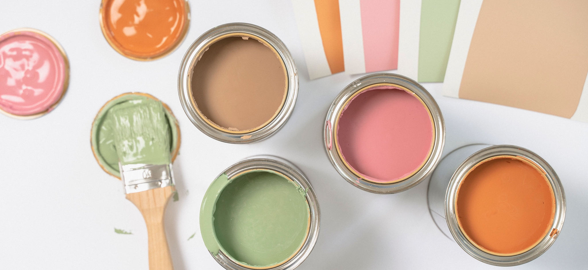 KULTA Limewash Paint creating a soft, cloud-like limewash pattern.